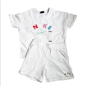 NWT Girls XL Nike 2 Piece Set